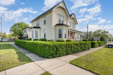 Beautiful Downstairs 1Bed 1Bth Charmer- Pet Friendly Michigan City Exterior photo
