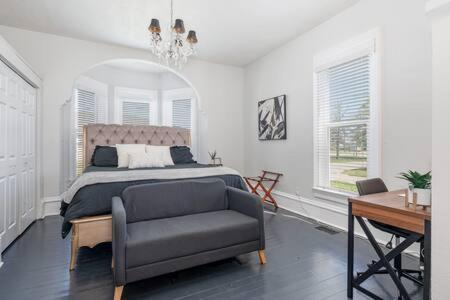 Beautiful Downstairs 1Bed 1Bth Charmer- Pet Friendly Michigan City Exterior photo